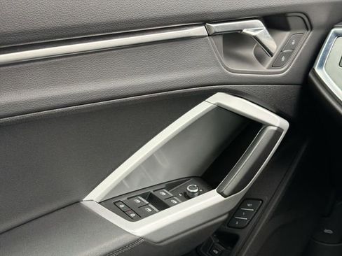 Used 2024 Audi Q3 2.0T Premium image 16