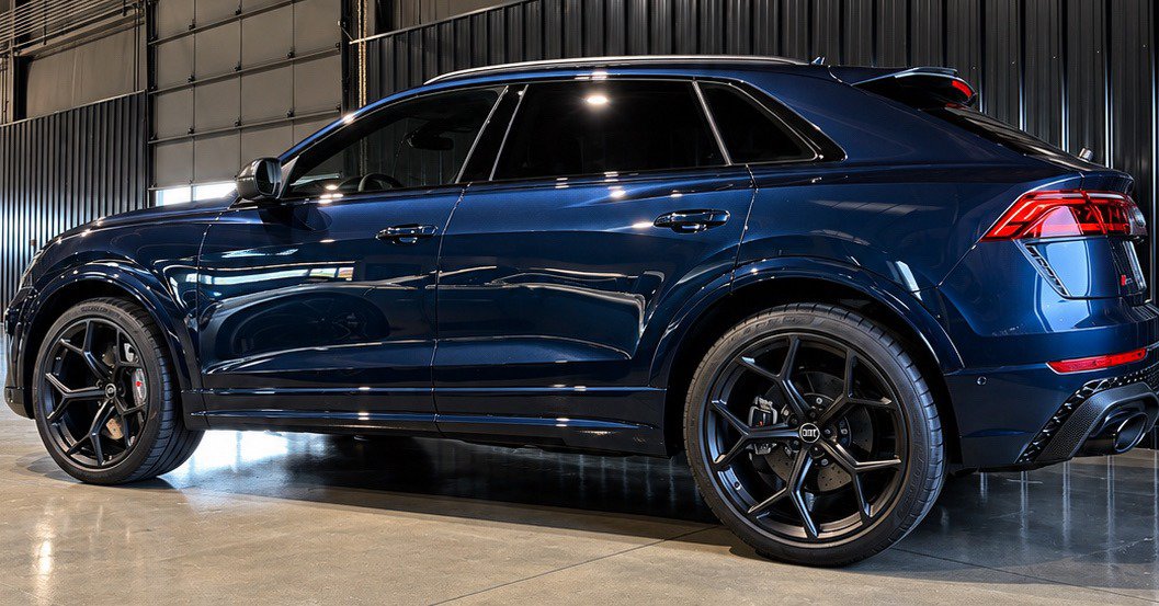 Used 2025 Audi RS Q8 performance AWD/4WD image 2