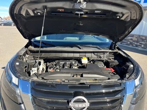 Used 2024 Nissan Pathfinder SV AWD/4WD image 22