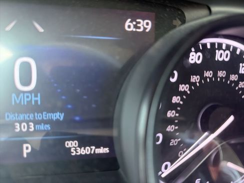 Used 2021 Toyota Camry SE AWD/4WD image 8