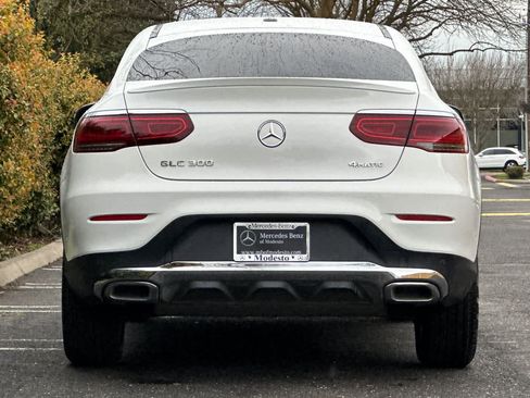 Used 2020 Mercedes-Benz GLC 300 4MATIC Coupe image 4