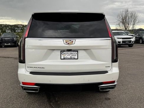 Certified 2021 Cadillac Escalade Premium Luxury w/ Driver Assist Tech Package AWD/4WD image 4
