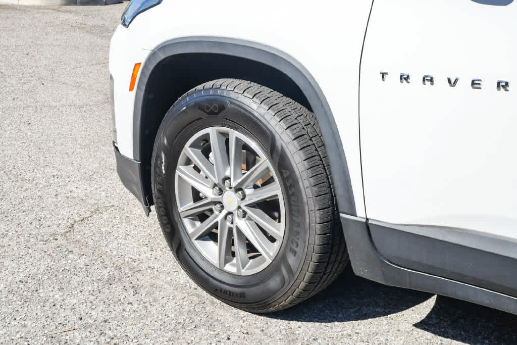Used 2023 Chevrolet Traverse LT FWD image 10