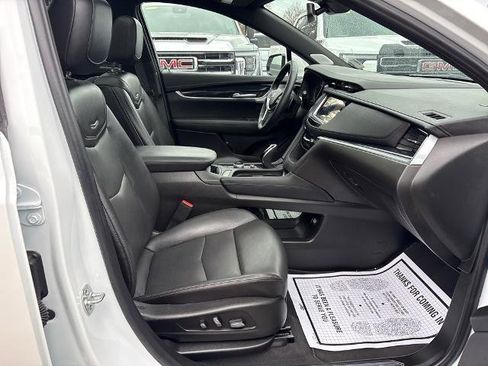 Used 2025 Cadillac XT5 Premium Luxury image 7