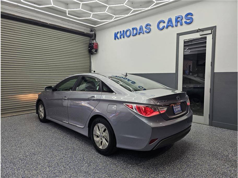 Used 2015 Hyundai Sonata Hybrid FWD image 3