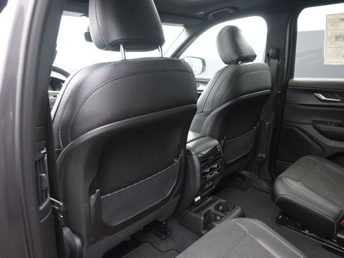 New 2025 Jeep Grand Cherokee L Altitude image 12