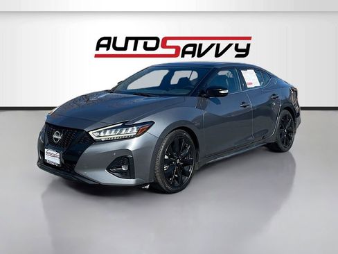 Used 2023 Nissan Maxima SR w/ Sport Mat Group FWD image 3