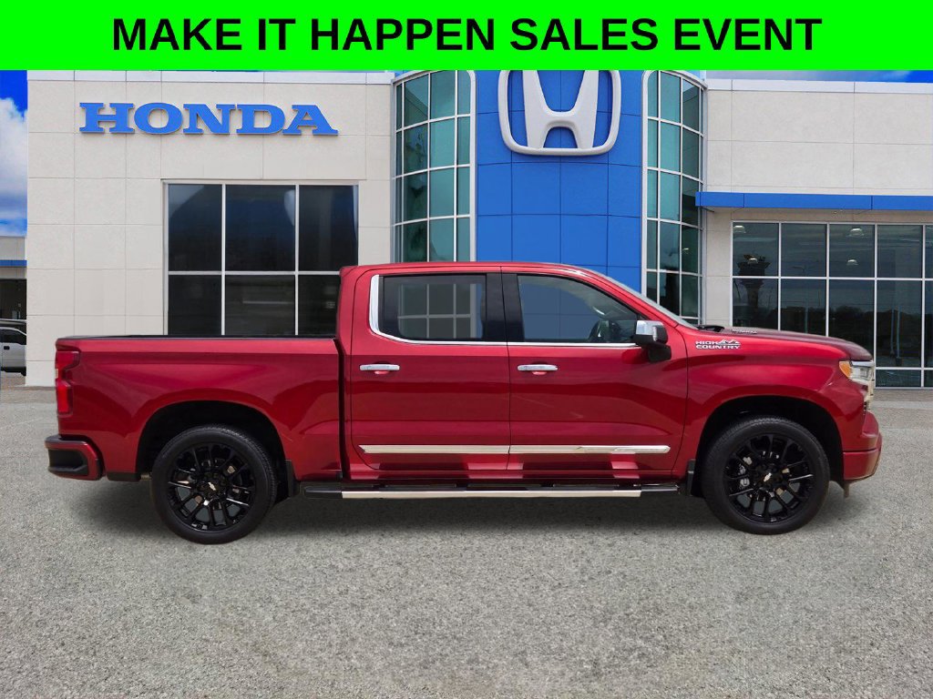 Used 2025 Chevrolet Silverado 1500 High Country w/ Technology Package AWD/4WD image 2