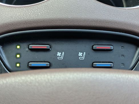 Used 2021 Toyota Venza Limited w/ Advanced Technology Package AWD/4WD image 24