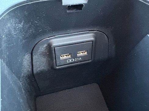 Used 2021 Toyota RAV4 XLE w/ Convenience Package image 22