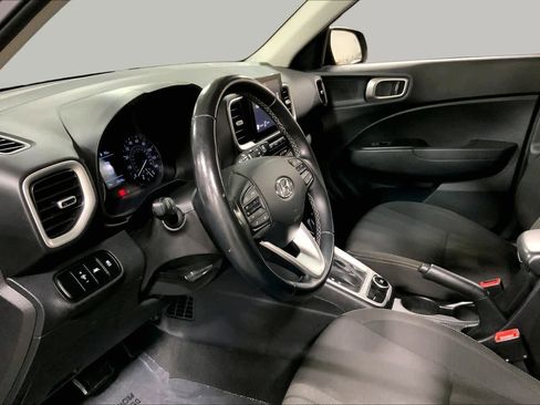 Used 2022 Hyundai Venue SEL FWD image 18
