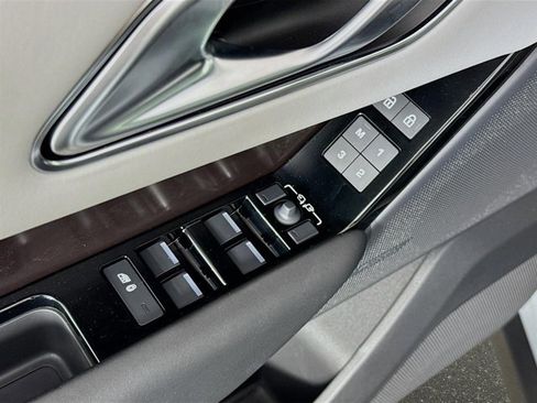 Used 2026 Land Rover Range Rover Velar Dynamic SE image 20