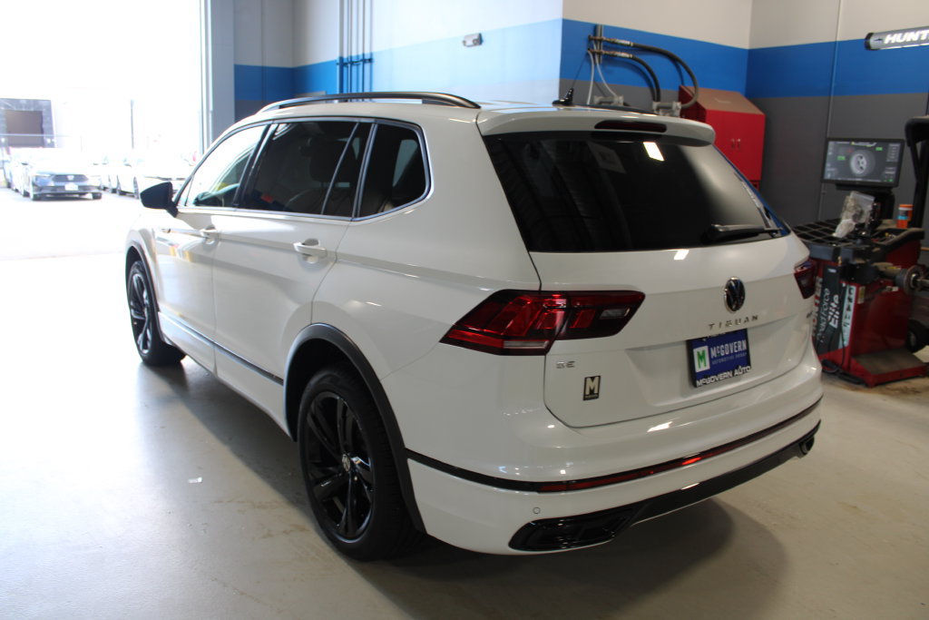 Used 2024 Volkswagen Tiguan SE R-Line AWD/4WD image 26