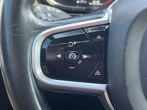 Used 2018 Volvo S90 T5 Momentum w/ Convenience Package FWD image 19