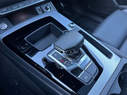 Certified 2025 Audi Q5 2.0T Premium w/ Convenience Plus Package image 18