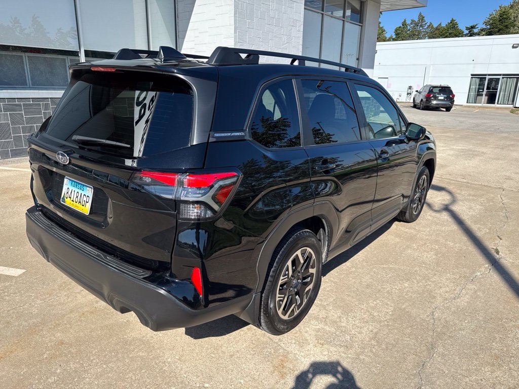 Used 2025 Subaru Forester Premium w/ Convenience Package #1 AWD/4WD image 3