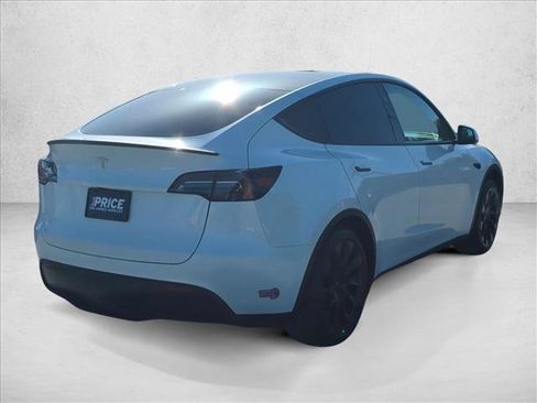 Used 2024 Tesla Model Y 2WD image 5