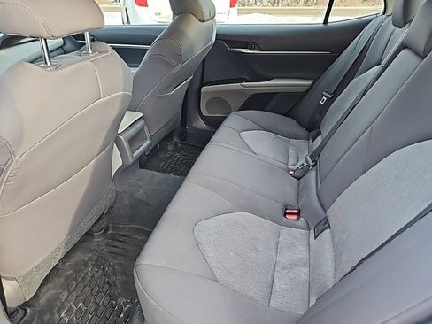 Used 2020 Toyota Camry LE image 4