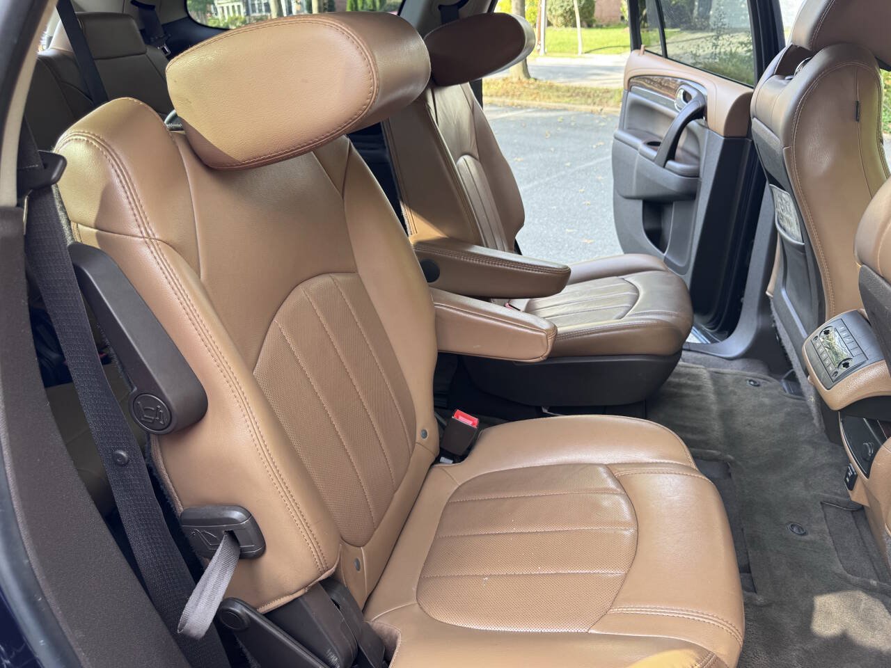 Used 2015 Buick Enclave Leather FWD image 17