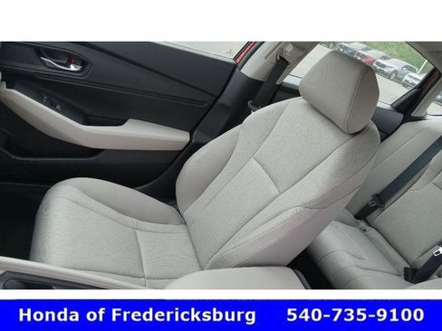 Used 2025 Honda Accord SE image 27