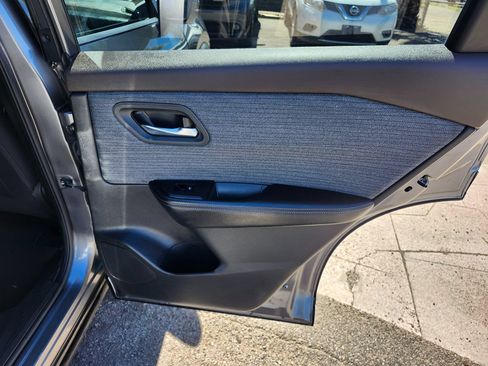 Used 2021 Nissan Rogue SV FWD image 20