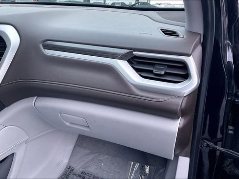 Used 2022 GMC Acadia SLT image 16