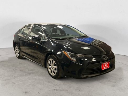 Used 2023 Toyota Corolla LE image 7