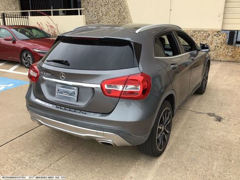 Used 2017 Mercedes-Benz GLA 250 image 6