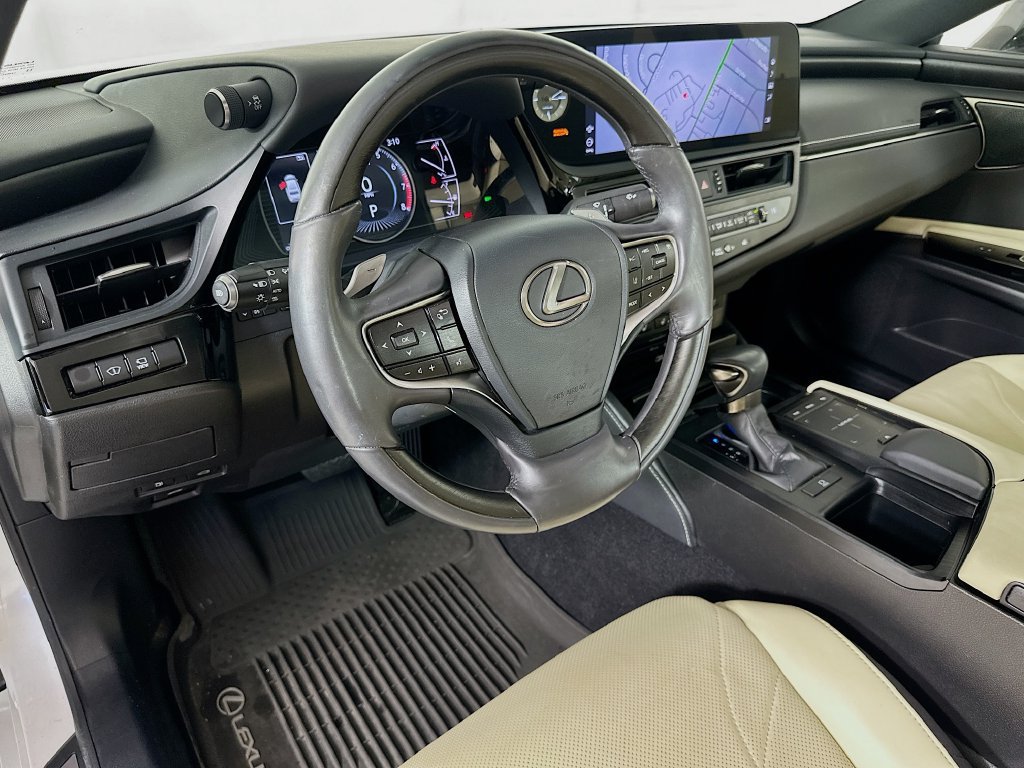 Used 2022 Lexus ES 350 Ultra Luxury w/ Accessory Package 2 FWD image 9