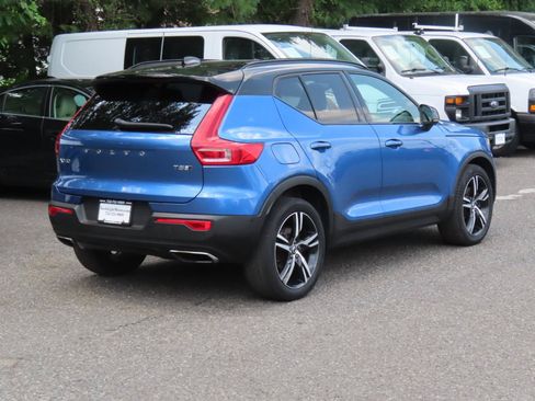 Used 2019 Volvo XC40 T5 R-Design AWD/4WD image 5