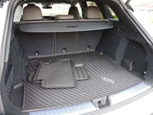 Used 2025 Audi Q5 Premium Plus w/ Premium Plus AWD/4WD image 5
