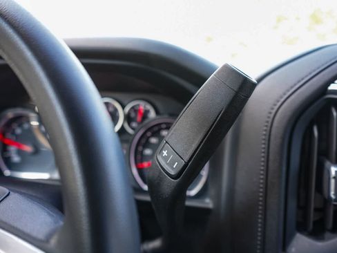Used 2020 Chevrolet Silverado 1500 LT RWD image 21