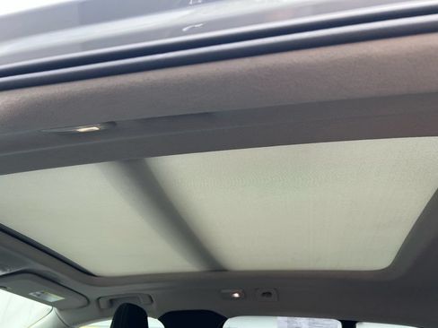 Certified 2025 Volvo XC40 B5 Plus AWD/4WD image 26