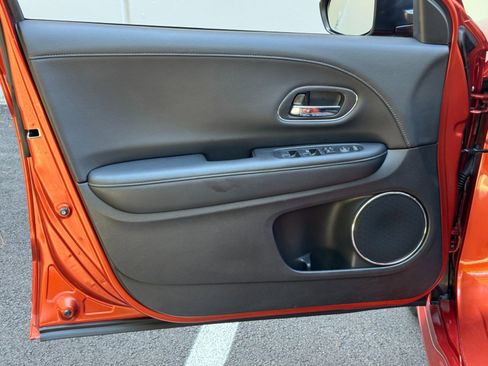 Used 2019 Honda HR-V Touring image 38