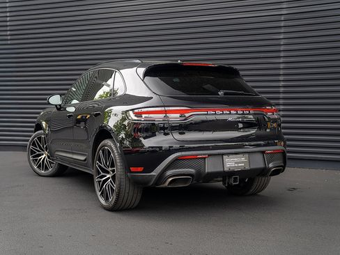 Certified 2023 Porsche Macan AWD/4WD image 3