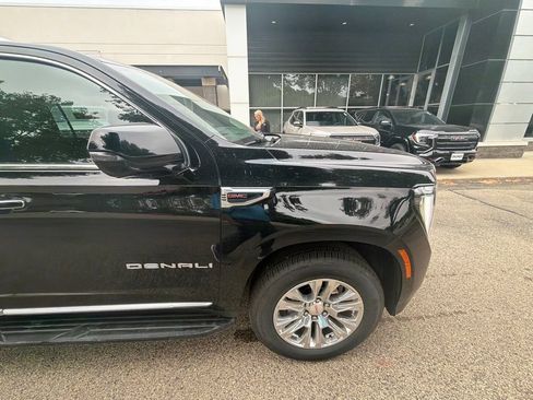 Used 2025 GMC Yukon XL Denali AWD/4WD image 10