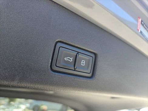 Used 2023 Audi Q4 e-tron Premium Plus w/ Premium Plus image 18