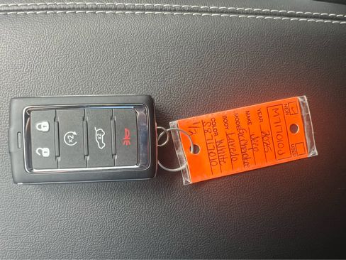 New 2025 Jeep Grand Cherokee L Altitude image 28