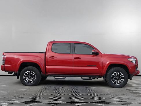 Used 2020 Toyota Tacoma TRD Sport w/ Technology Package AWD/4WD image 4