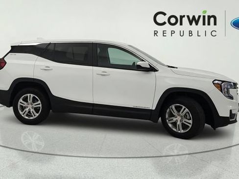 Used 2024 GMC Terrain SLE FWD image 7