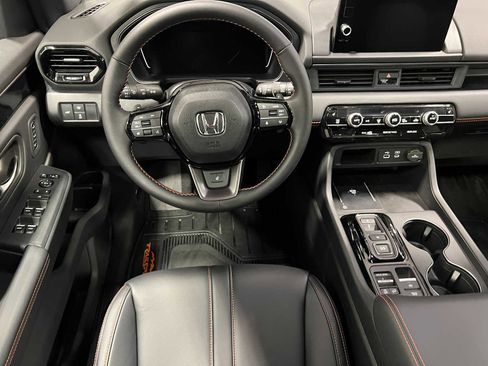 New 2025 Honda Pilot TrailSport image 14