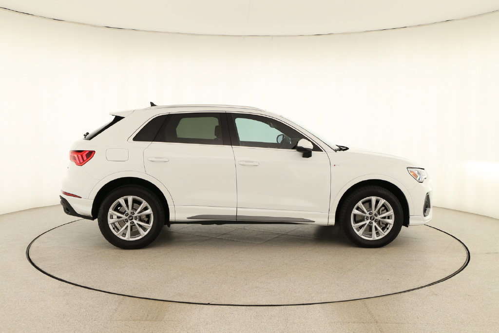 Certified 2024 Audi Q3 2.0T Premium w/ Convenience Package AWD/4WD image 8