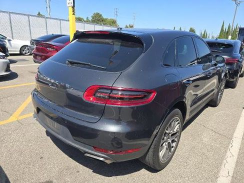 Used 2018 Porsche Macan AWD/4WD image 2