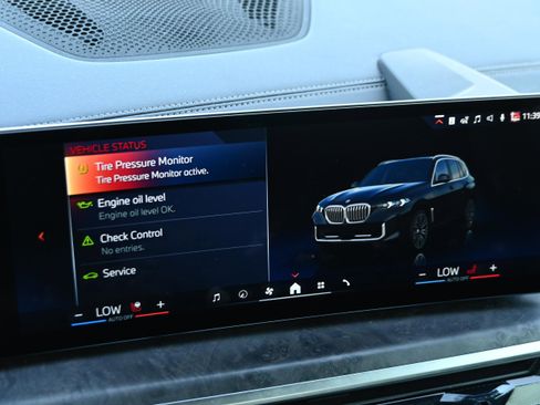 Certified 2025 BMW X5 xDrive40i w/ Premium Package image 27