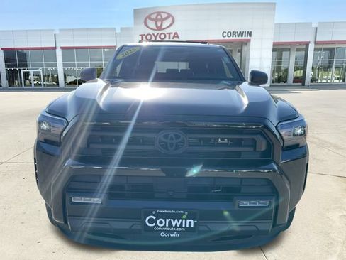 Used 2025 Toyota 4Runner SR5 AWD/4WD image 8