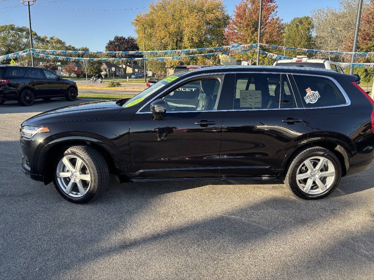 Used 2022 Volvo XC90 T5 Momentum AWD/4WD image 2