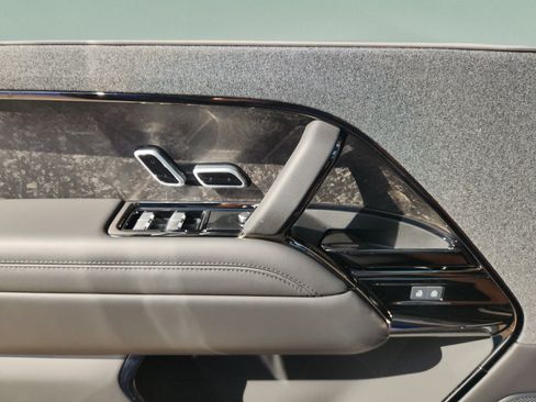 Certified 2025 Land Rover Range Rover Sport Autobiography AWD/4WD image 18