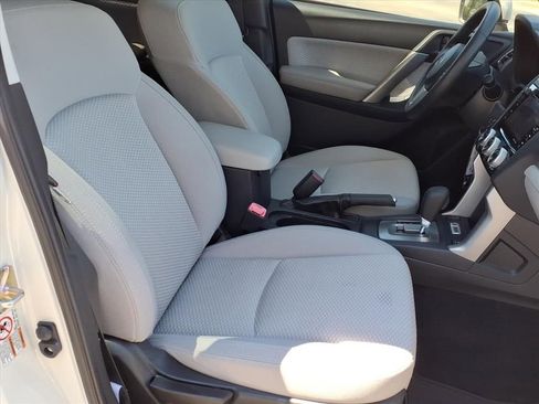 Used 2017 Subaru Forester 2.5i Premium AWD/4WD image 17