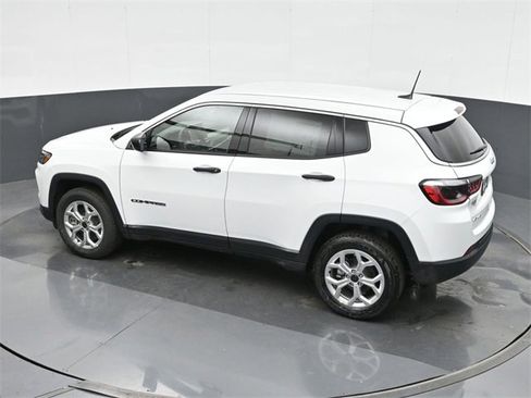 Used 2025 Jeep Compass Sport image 25