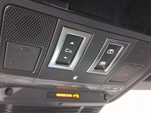 Used 2025 Land Rover Range Rover Evoque Dynamic SE image 17